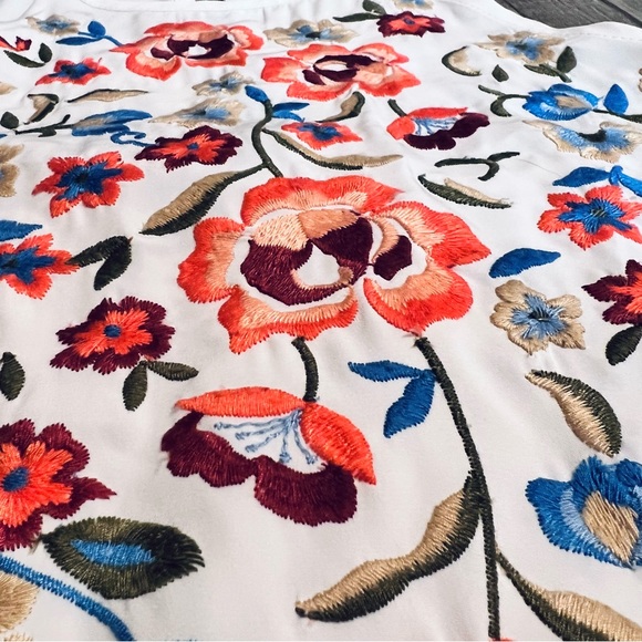 Abercrombie & Fitch Womens Embroidered Blouse  Floral Cold Shoulder Medium NWOT - Picture 6 of 9